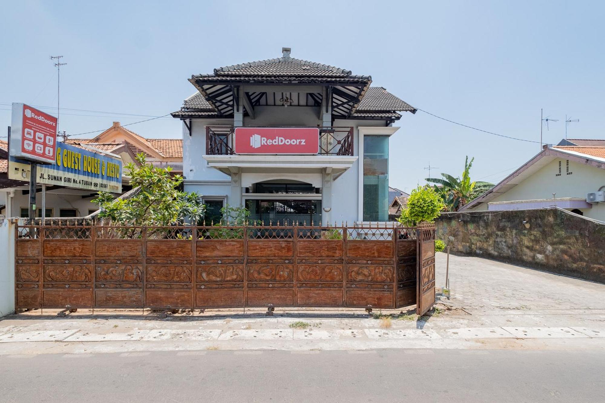 Reddoorz Syariah At Jalan Sunan Giri Tuban Hotel Tuban  Exterior foto