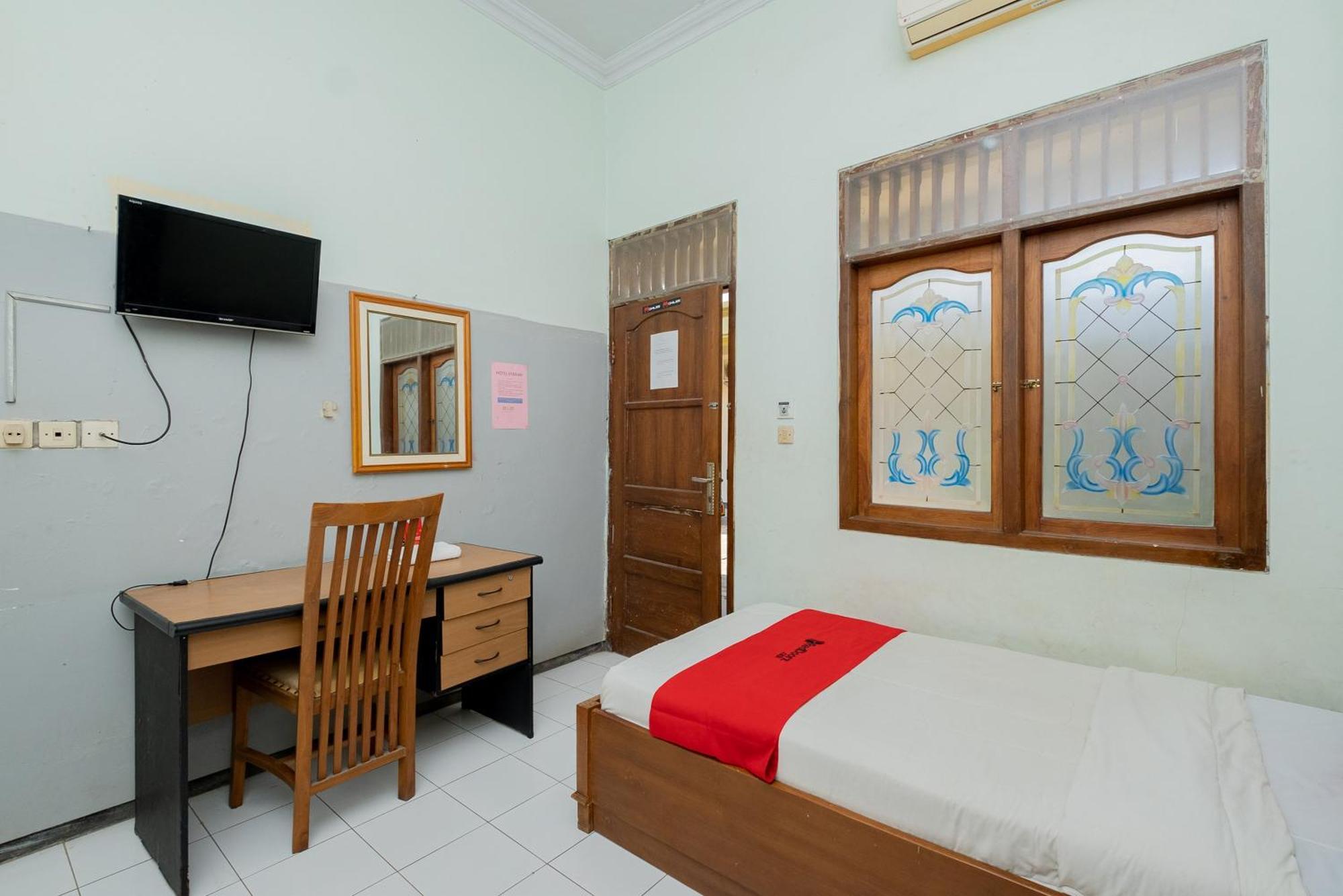 Reddoorz Syariah At Jalan Sunan Giri Tuban Hotel Tuban  Exterior foto