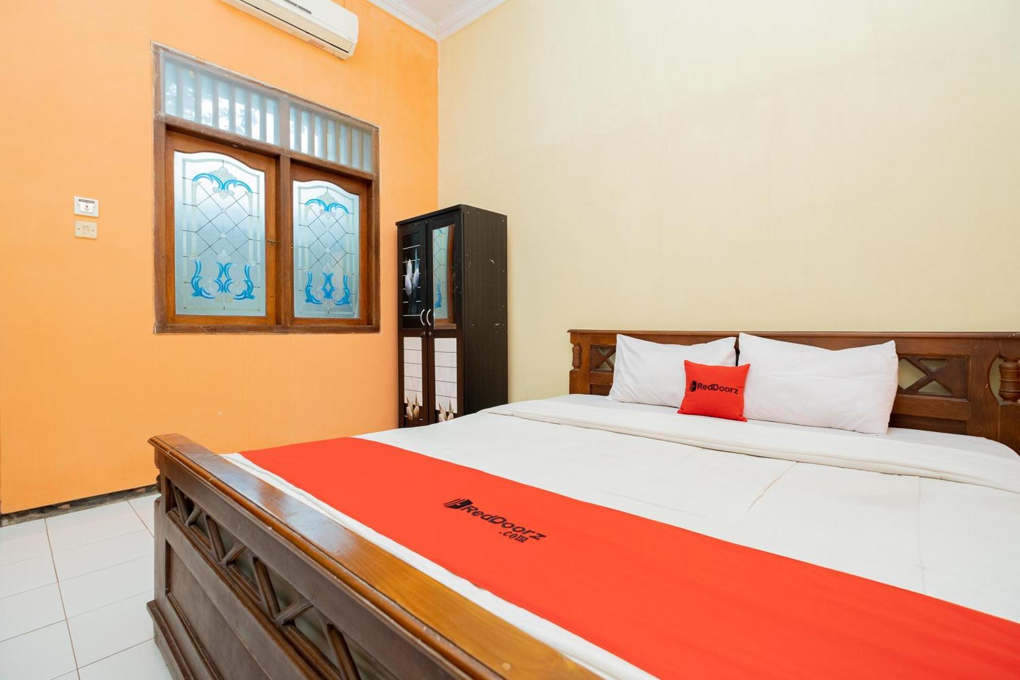 Reddoorz Syariah At Jalan Sunan Giri Tuban Hotel Tuban  Exterior foto