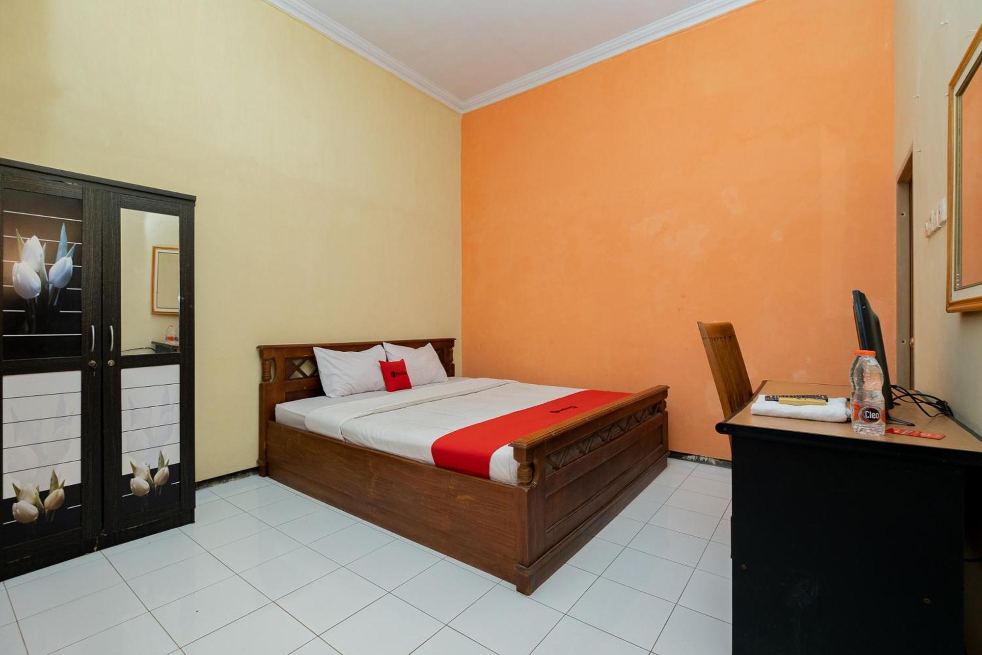 Reddoorz Syariah At Jalan Sunan Giri Tuban Hotel Tuban  Exterior foto